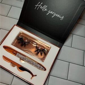 Eyelash Kit with Gold Applicator